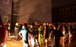 Chung cư HQC Plaza bốc cháy, hàng trăm cư dân tháo chạy trong đêm