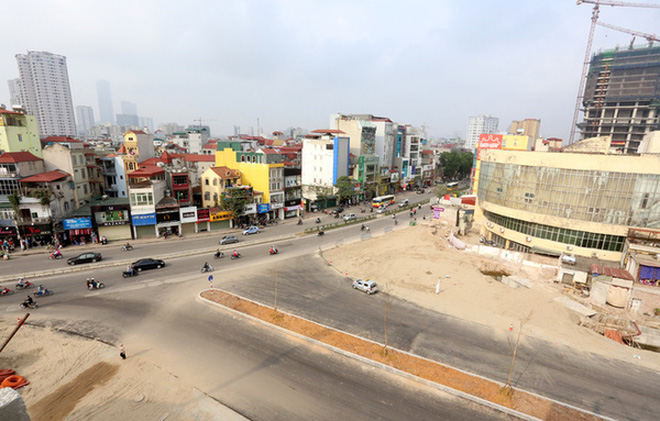 Vì sao Hà Nội liên tục phá kỷ lục làm đường "đắt nhất hành tinh"?