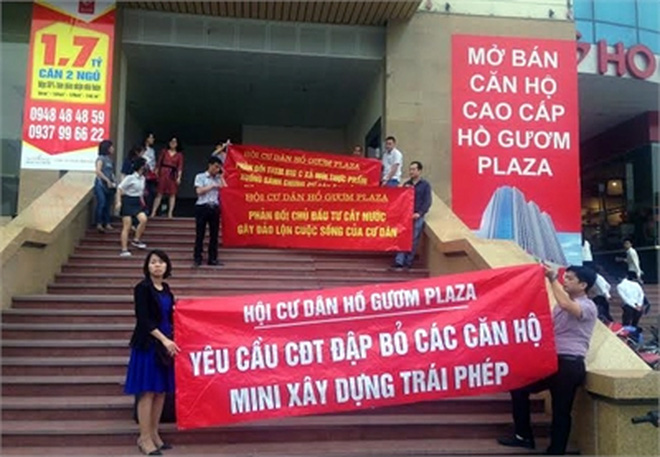 Hồ Gươm Plaza: Cư dân phẫn nộ vì chủ đầu tư cư cắt nước, cắt thang máy