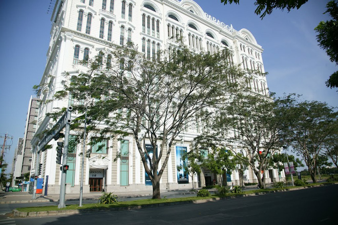 TPHCM: Parkson Paragon ở tòa nhà của ông chủ tơ lụa Hoàng Khải đóng cửa