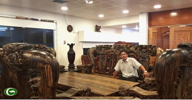 Đại gia Sài Thành: 2 năm chế bộ bàn ghế gần 2 tỷ