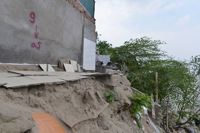 Sống lo âu trong những ngồi nhà nứt cạnh sông Hồng