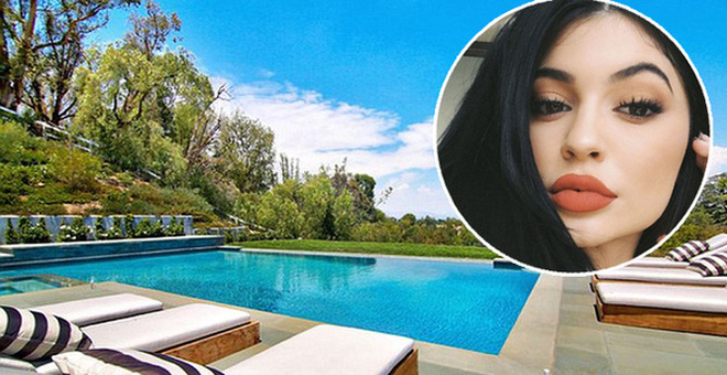 19 tuổi, Kylie Jenner đã mua được biệt thự thứ 4 đắt hơn cả nhà Selena và Miley